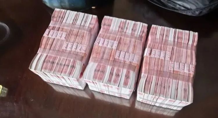 “别接电话!把记录删了!”女子取30万元现金赴“投资”约…… “别接电话!把记录删了!”女子取30万元现金赴“投资”约……