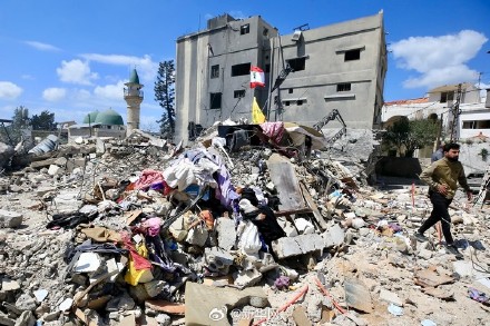 以色列大规模空袭黎巴嫩已致303死1150伤