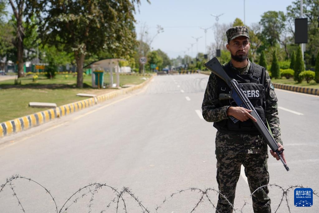 现场直击丨紧张氛围笼罩伊斯兰堡 现场直击丨紧张氛围笼罩伊斯兰堡