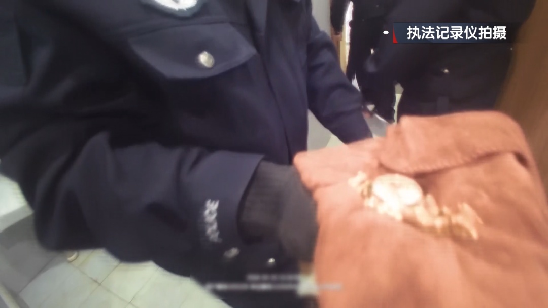 北京警方刑拘1名女子:约会男网友后,男网友报警 北京警方刑拘1名女子:约会男网友后,男网友报警