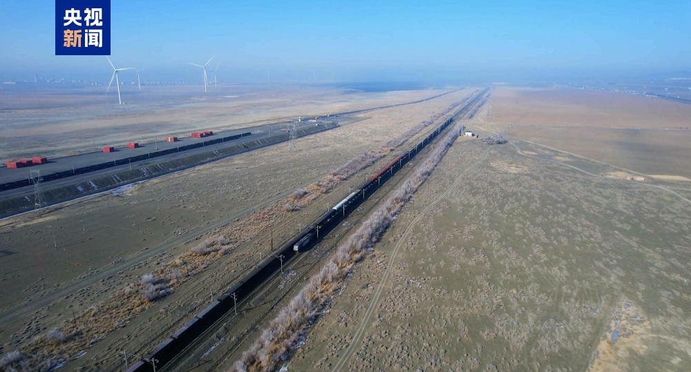 新疆开行全国首创棉花班列+白货集拼专列 铁路棉花运量大幅增长