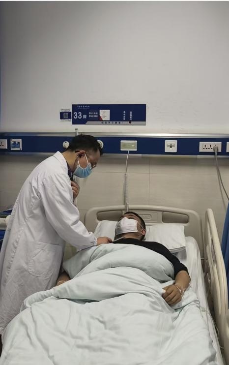 进入梅雨季男子持续咳嗽气促,“雷暴哮喘”发病高峰期需注意这些 进入梅雨季男子持续咳嗽气促,“雷暴哮喘”发病高峰期需注意这些