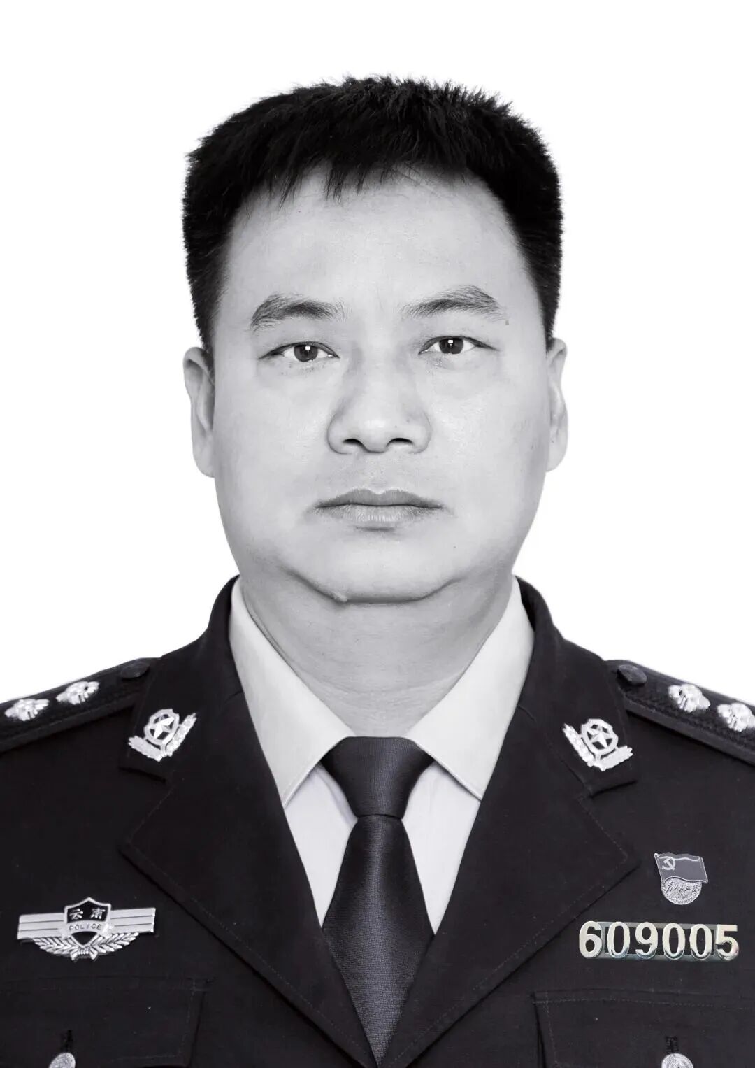 余红李牺牲!年仅45岁! 余红李牺牲!年仅45岁!