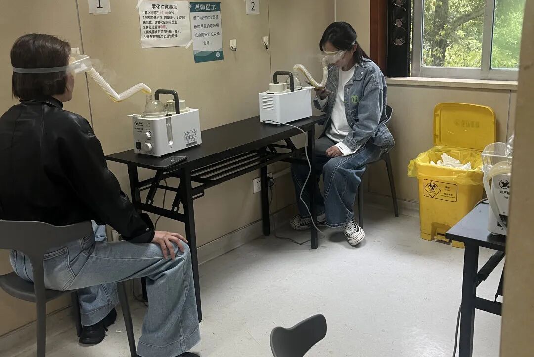 “部门一小半人都在用人工泪液”,干眼症“缠上”职场年轻人? “部门一小半人都在用人工泪液”,干眼症“缠上”职场年轻人?