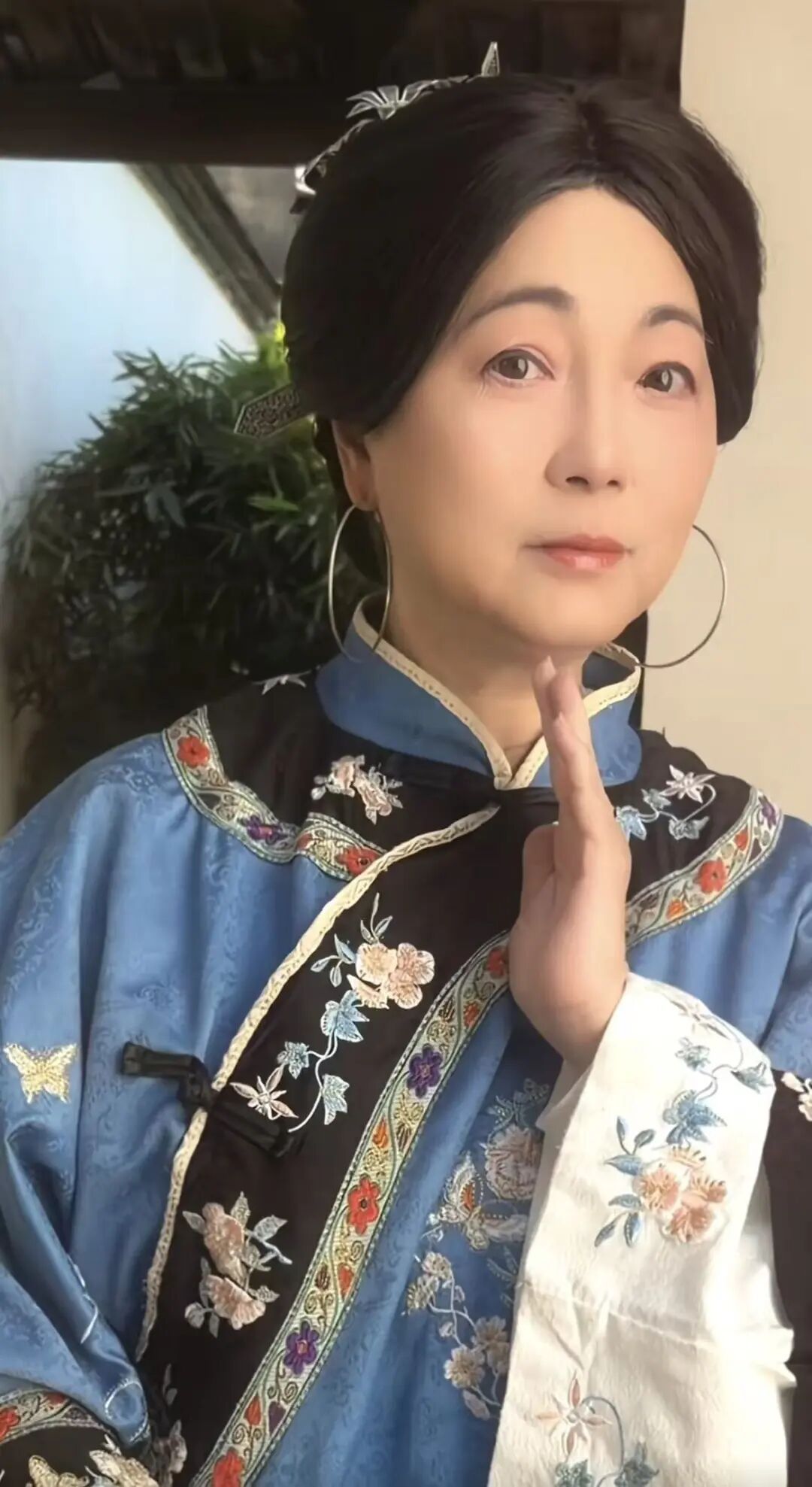 “帅呆了！”蓝盈莹赵丽颖刘涛集体“亮刀”！福州“三条簪”再出圈！