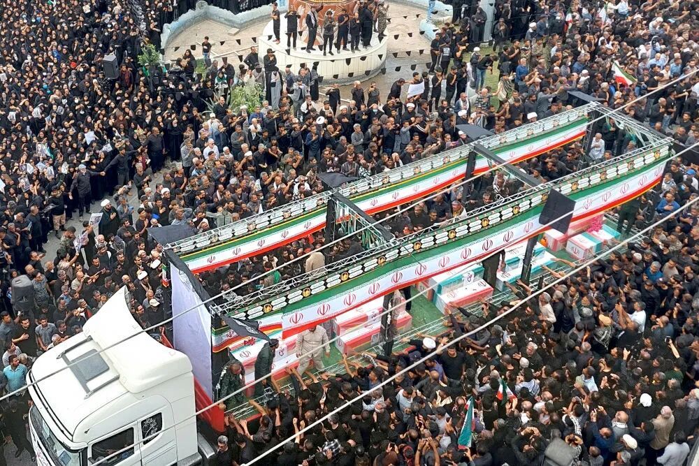 伊朗代表团71人,美国300人!伊方赴谈判飞机上现4名“特殊乘客” 伊朗代表团71人,美国300人!伊方赴谈判飞机上现4名“特殊乘客”