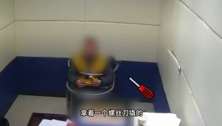 上海3人开着豪车偷早餐车？刑拘！这下吃上免费的饭了…