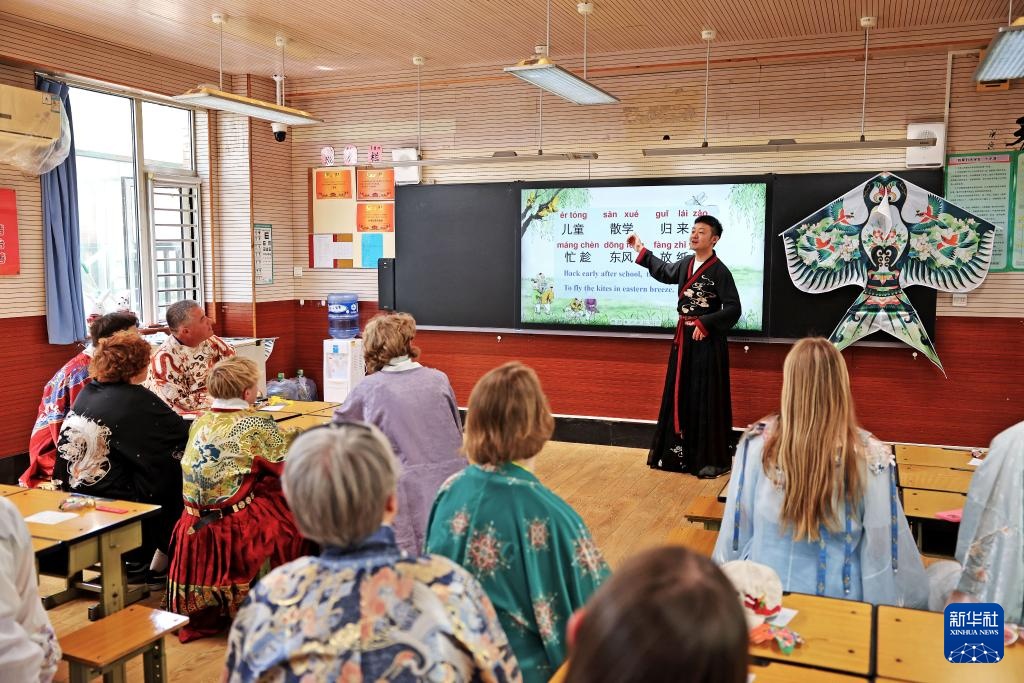 中美“乒乓外交”55周年纪念活动在河北石家庄举办 中美“乒乓外交”55周年纪念活动在河北石家庄举办