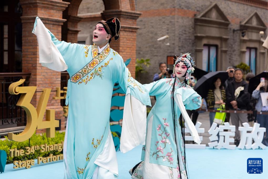 白玉兰戏剧绽放百年弄堂 白玉兰戏剧绽放百年弄堂