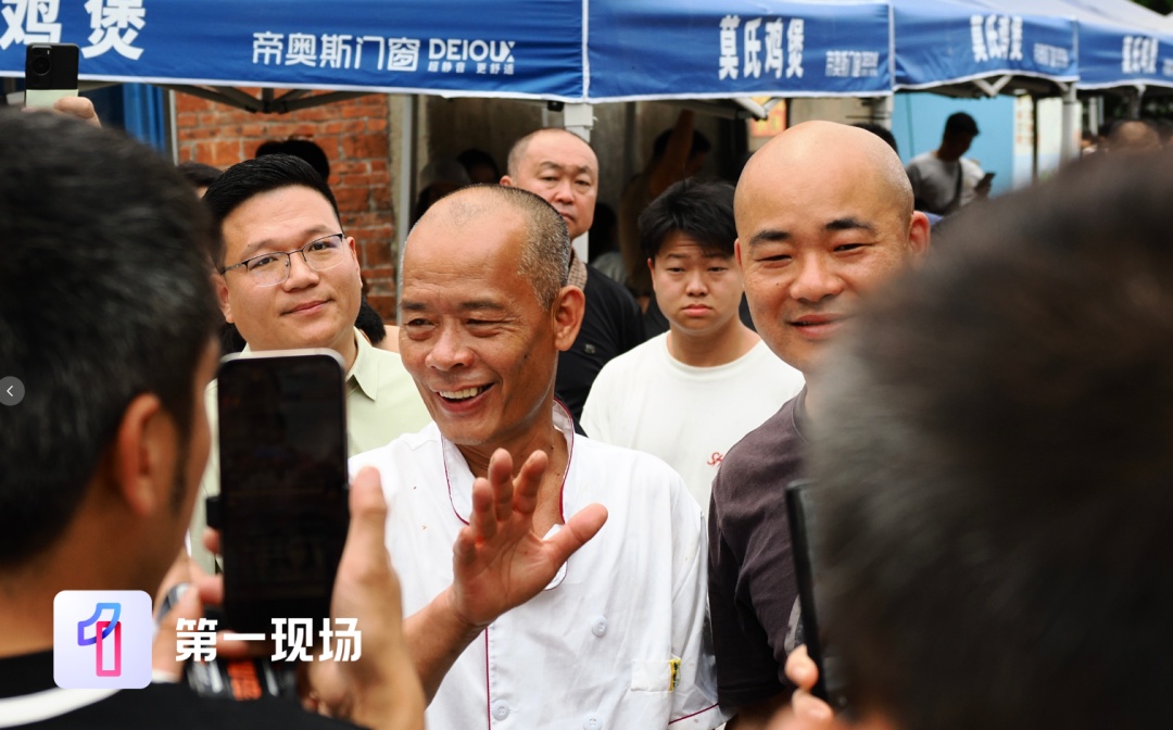 火遍全网的莫氏鸡煲要休息了，老板说“五一要放假”，女儿累病倒了……