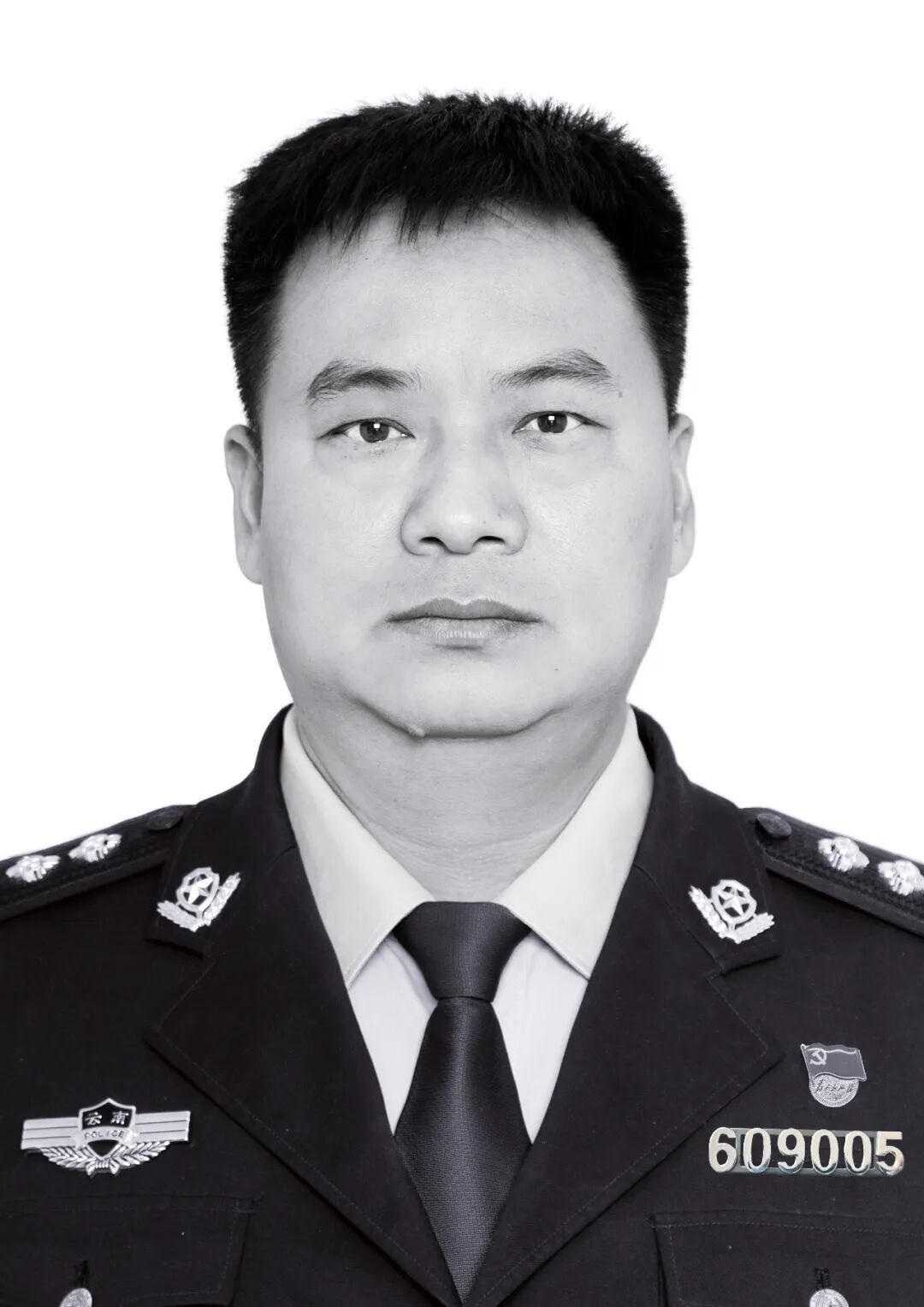 余红李开会时猝然倒下,年仅45岁!生前最后一幕让人泪目...... 余红李开会时猝然倒下,年仅45岁!生前最后一幕让人泪目......