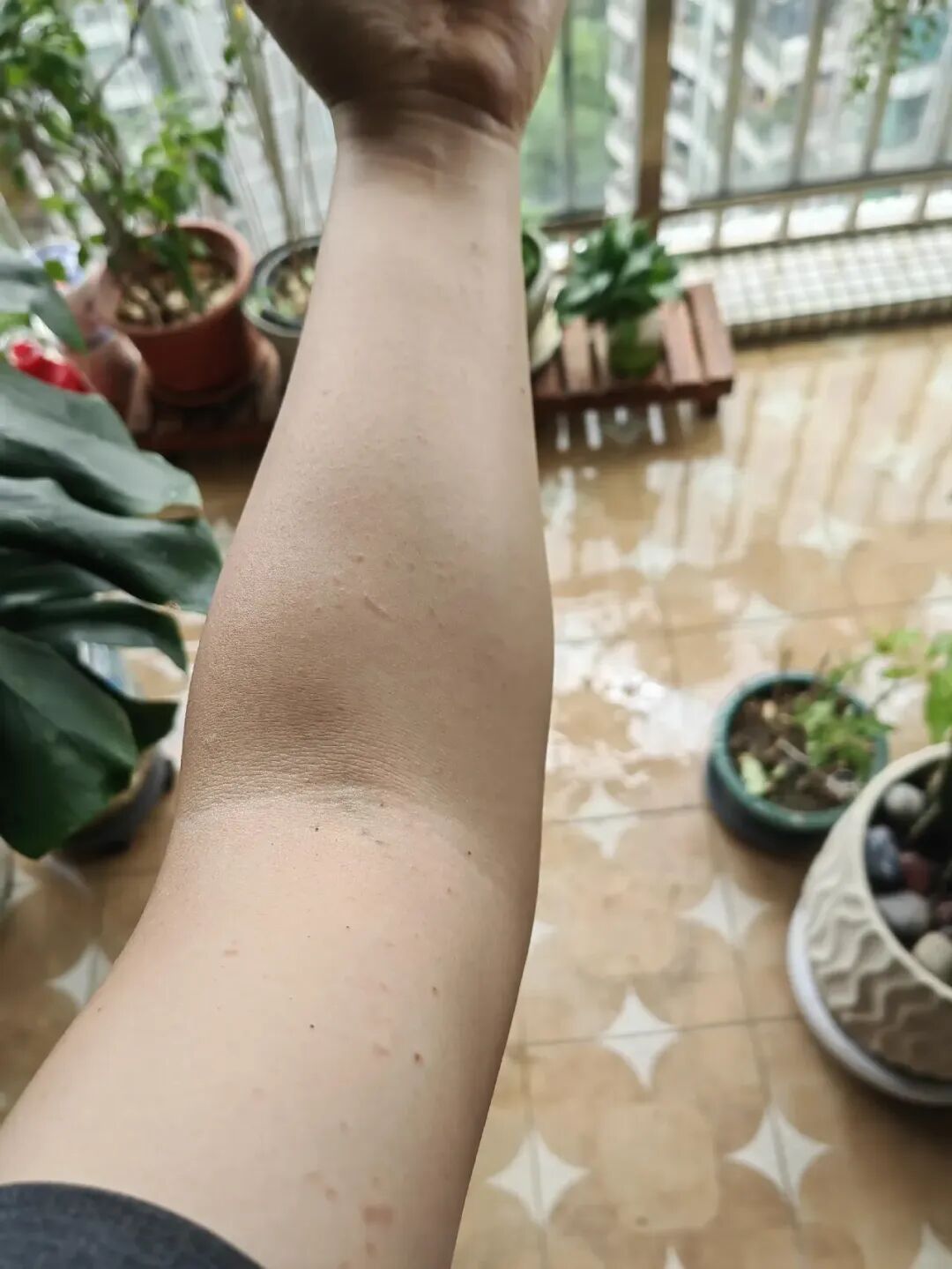 广东一男子睡觉时，突然被爆炸声惊醒！不少物品被烧毁，当事人：仍十分后怕，紧急提醒