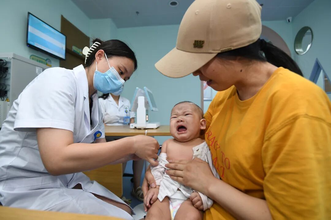 警惕春天高发的这种传染病，早期症状与普通感冒类似！身体如有不适千万不要硬扛