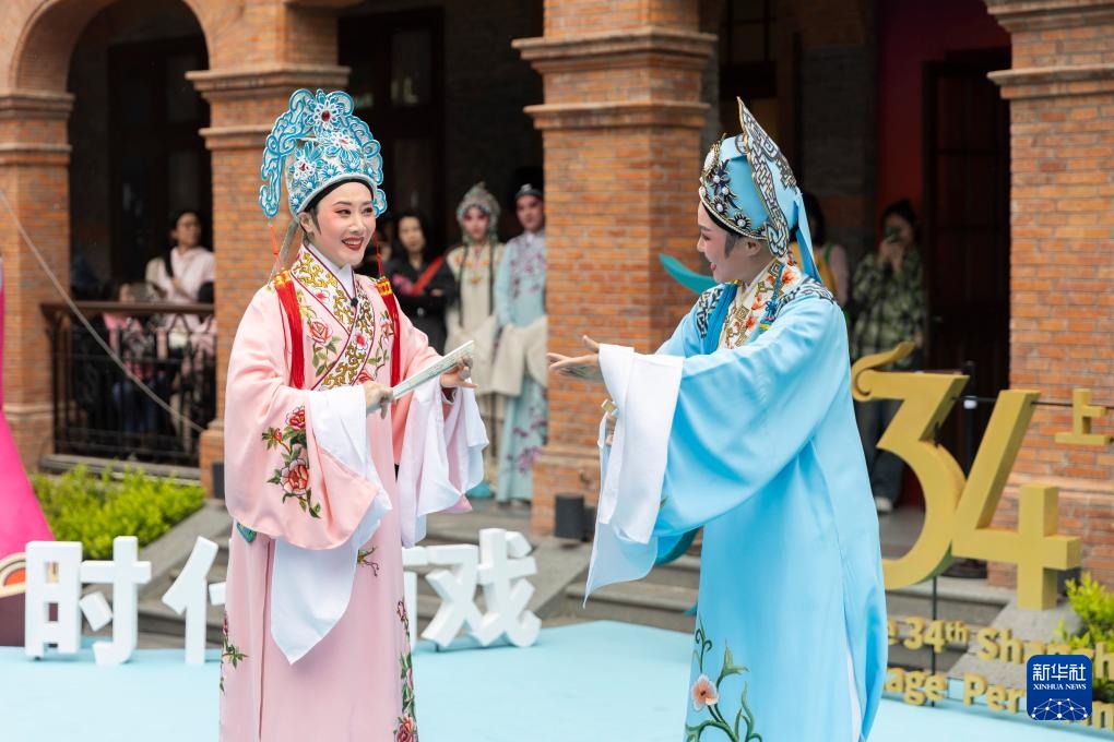 白玉兰戏剧绽放百年弄堂 白玉兰戏剧绽放百年弄堂