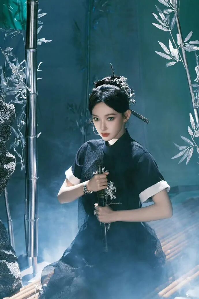 “帅呆了！”蓝盈莹赵丽颖刘涛集体“亮刀”！福州“三条簪”再出圈！