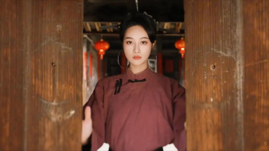 “帅呆了！”蓝盈莹赵丽颖刘涛集体“亮刀”！福州“三条簪”再出圈！