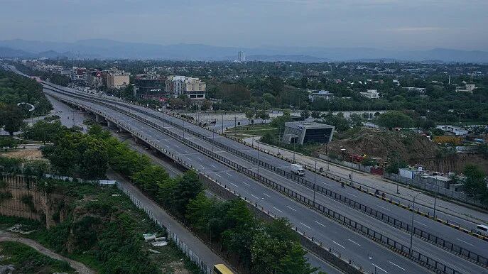 伊朗代表团71人,美国300人!伊方赴谈判飞机上现4名“特殊乘客” 伊朗代表团71人,美国300人!伊方赴谈判飞机上现4名“特殊乘客”