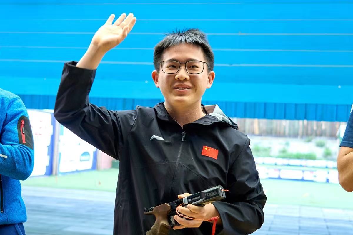 亮眼！中国射击姑娘包揽冠亚军
