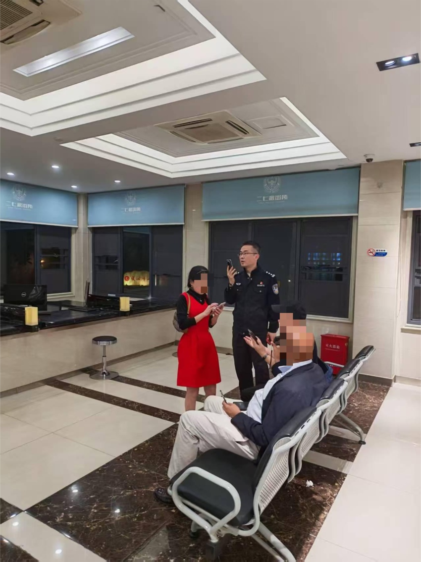 多按两个“零” 30元车费变3000元......