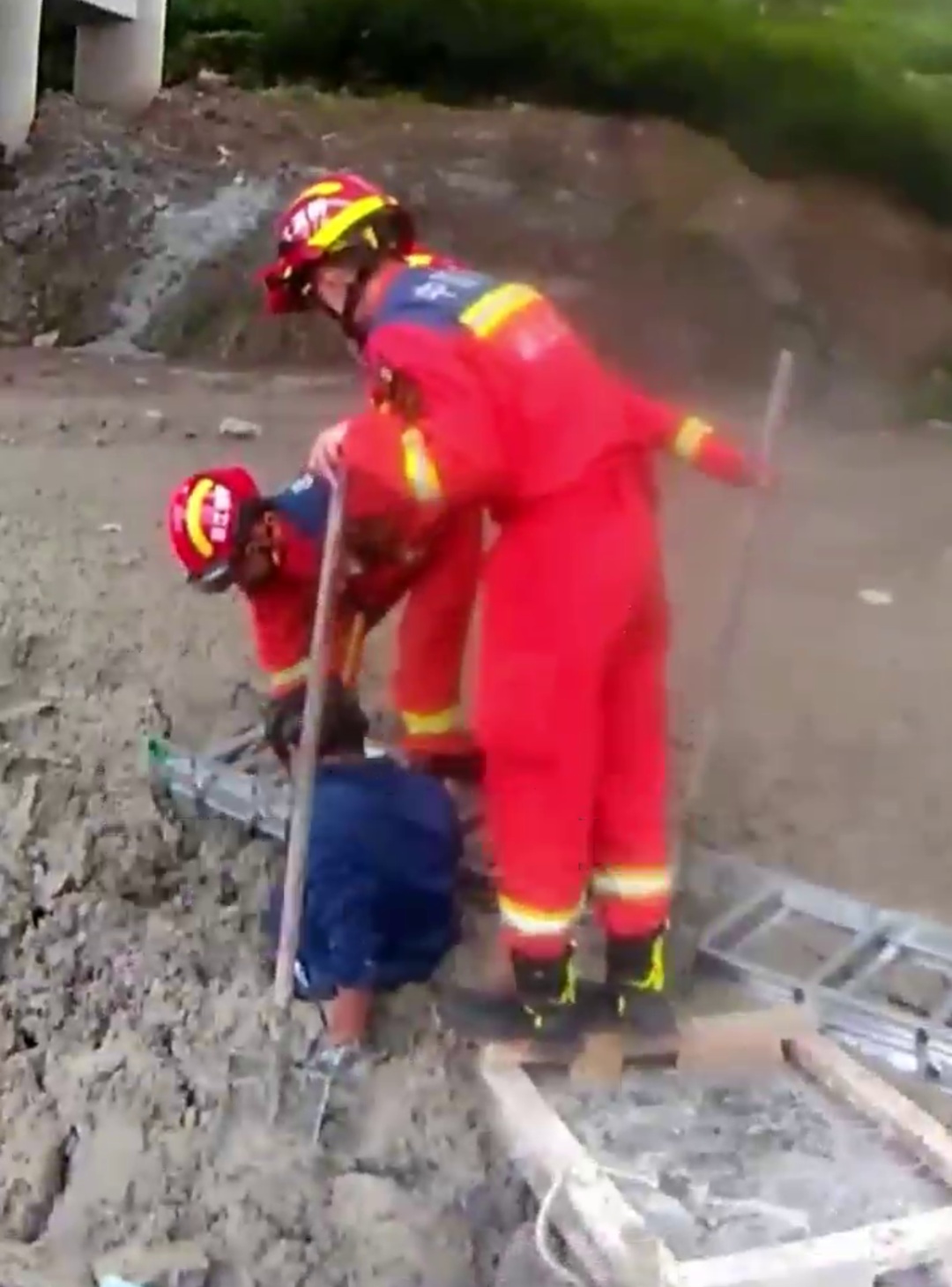 看似不安全，实际上很危险！这样的地面千万别踩！