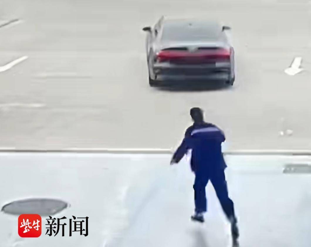 又见无牌小轿车加油逃单 警方：已查获，驾驶员被依法行政拘留