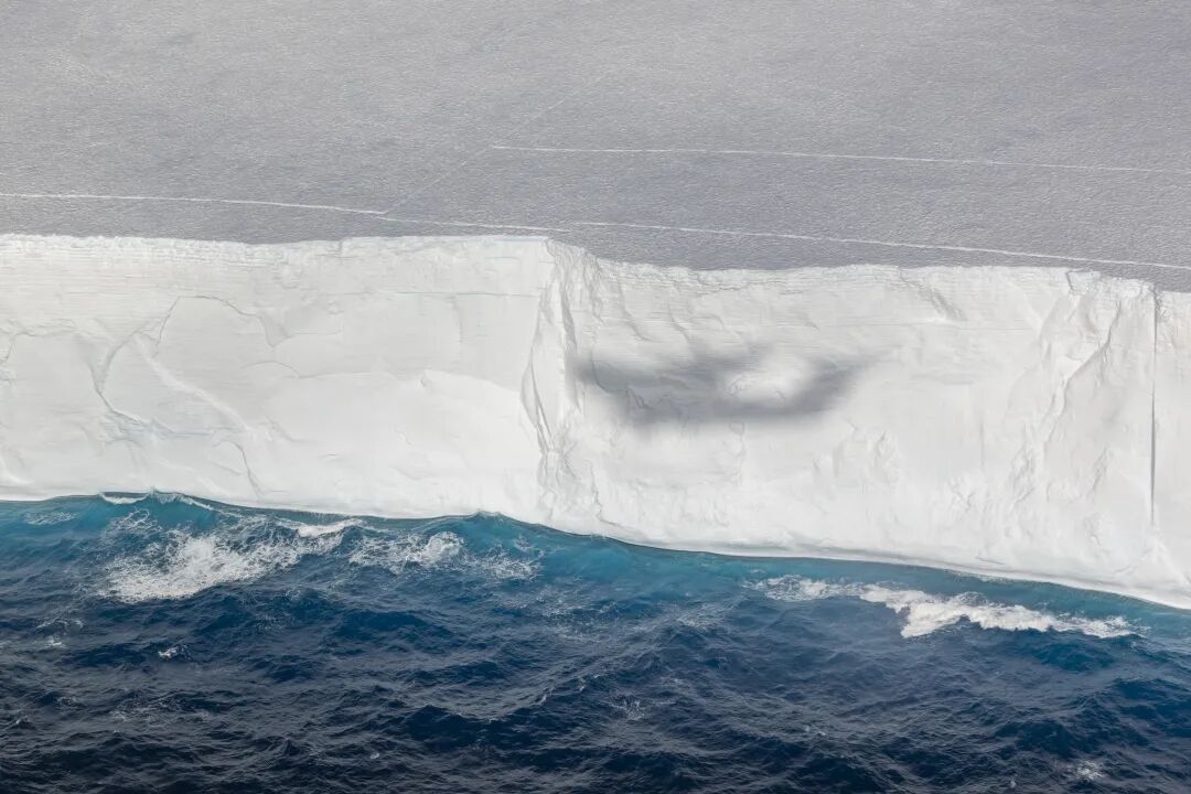 全球最大冰山A23a，没了！其面积曾接近上海市的三分之二，现已缩减至35.2平方公里