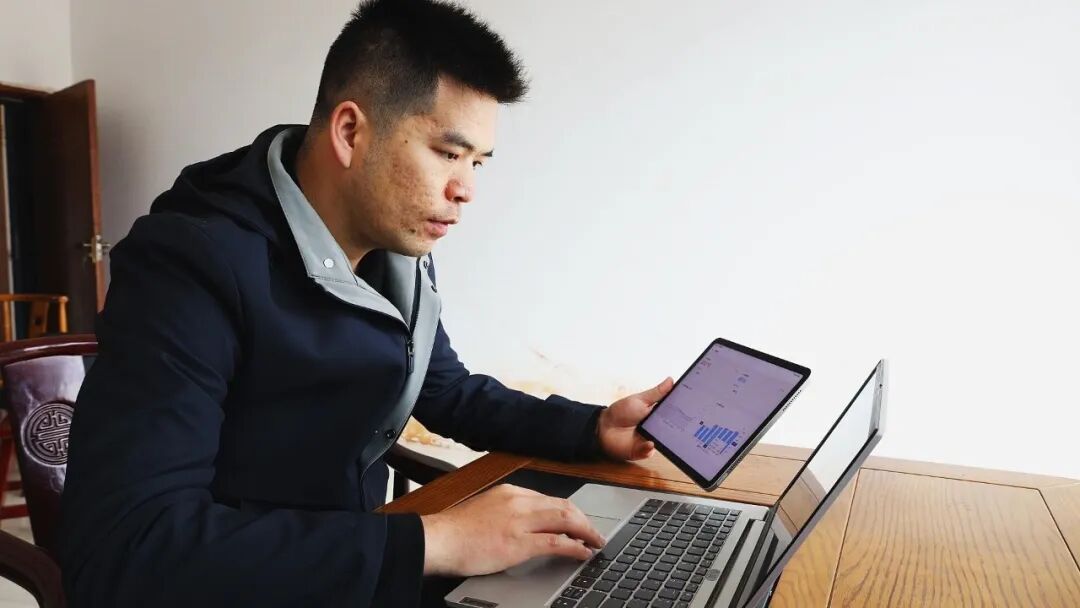 湖南一男子放弃海外百万年薪，回乡种田：用代码重新定义农耕，一年省出10万元