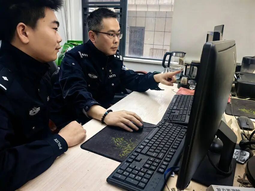 多按两个“零” 30元车费变3000元......