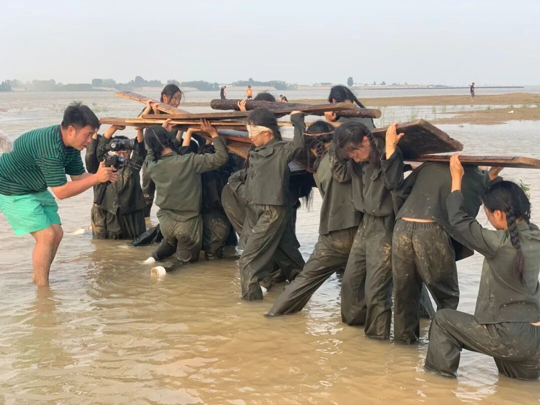 郑州版“放牛班的春天”：一群小学生用舞蹈微电影治愈全网