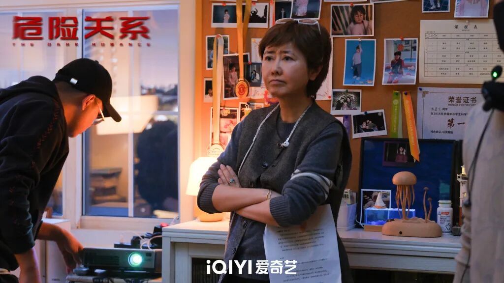 25年前，薛晓路以《不要和陌生人说话》撕开家暴冰山一角，今年她将镜头对准PUA