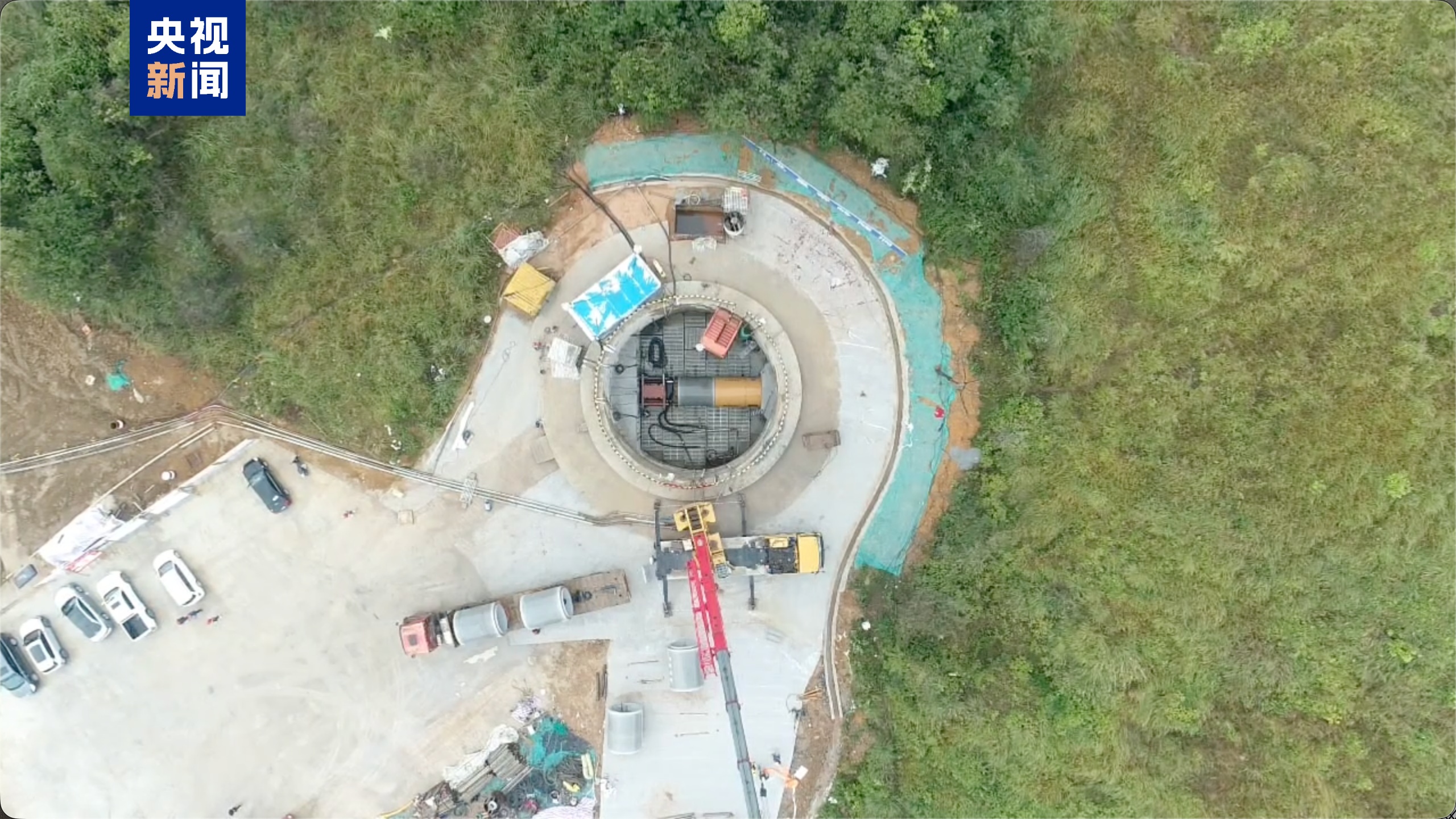 环北广西工程灵山支线皇帝岭隧洞今日成功贯通