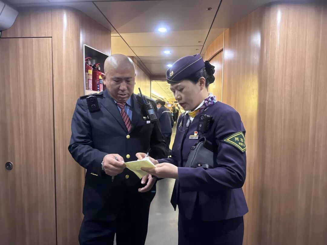 “毛孩子”可以单独出行了！高铁宠物托运服务升级