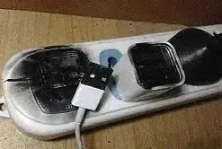 手指瞬间被“烧黑”！别碰这个地方→