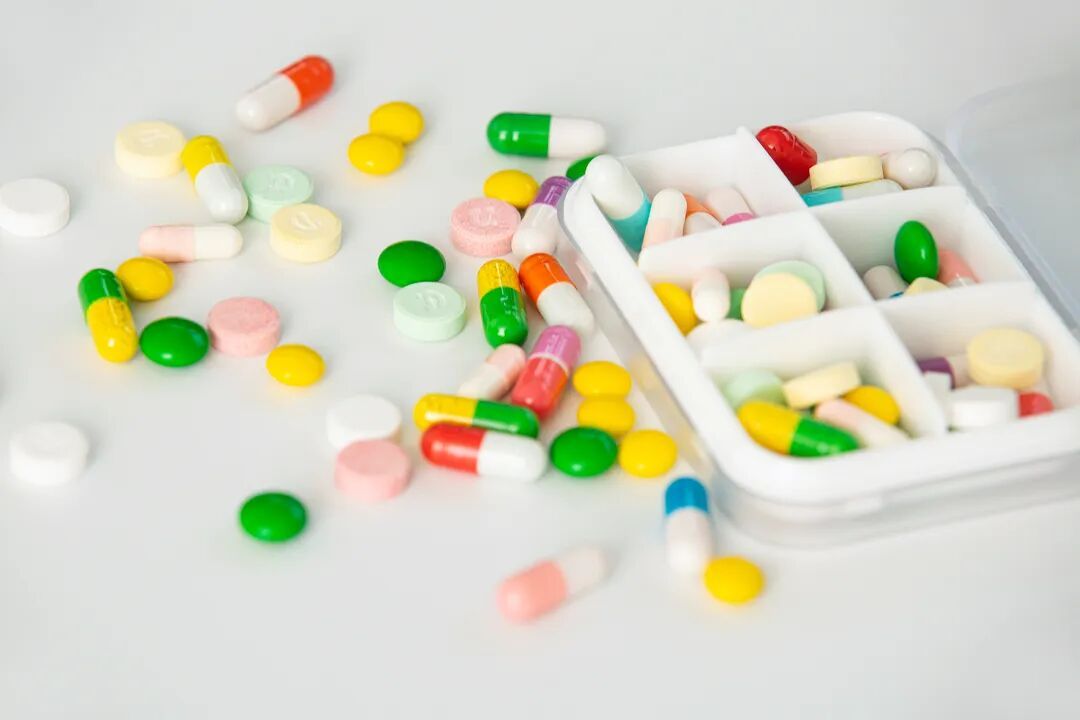 24岁小伙凌晨被发现瘫在床上!误吞150片药!医生:立即“拆毒” 24岁小伙凌晨被发现瘫在床上!误吞150片药!医生:立即“拆毒”