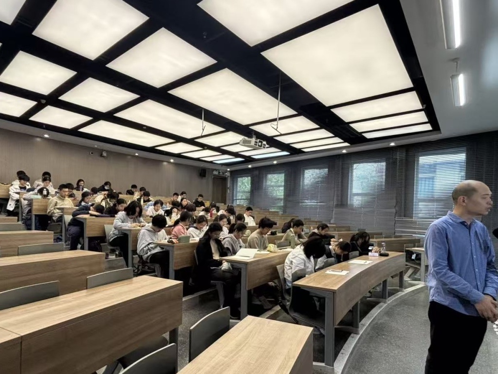 高一学生也能听大学名师上课？复旦、同济、上财联合打造周末先修学堂