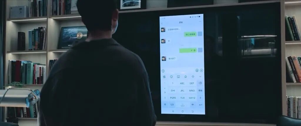 25年前，薛晓路以《不要和陌生人说话》撕开家暴冰山一角，今年她将镜头对准PUA