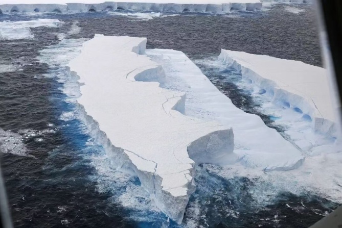 全球最大冰山A23a，没了！其面积曾接近上海市的三分之二，现已缩减至35.2平方公里