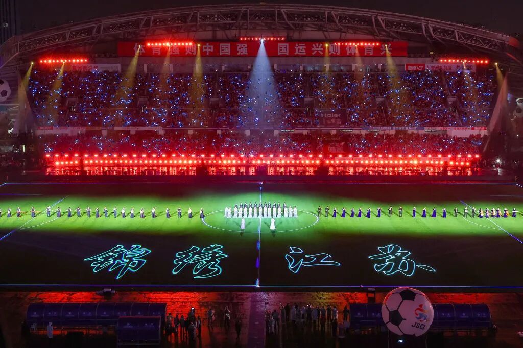 苏超新赛季火爆开幕，又是一票难求