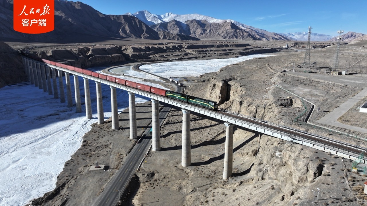 通车20年,青藏铁路运输进出藏货物破1亿吨 通车20年,青藏铁路运输进出藏货物破1亿吨