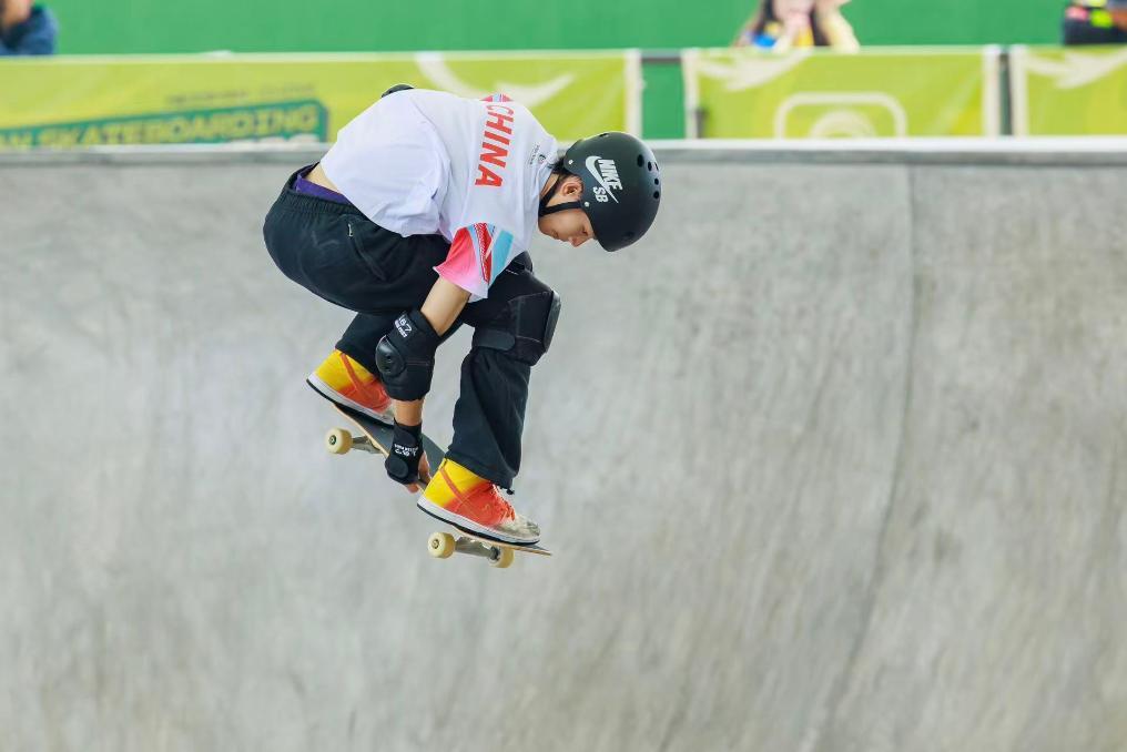 滑板亚锦赛：中国队包揽女子碗池前三名 韩国队收获两金