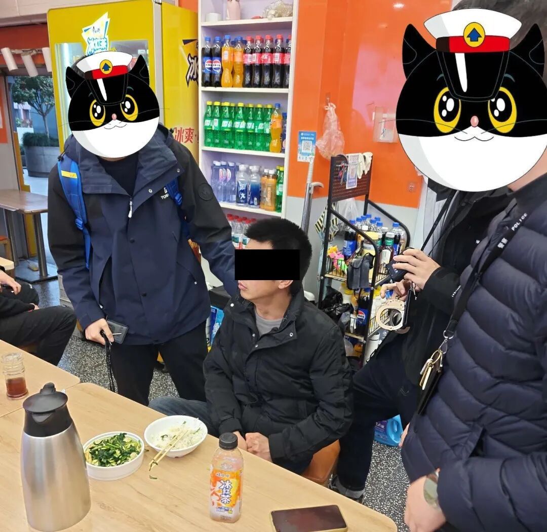 男子刚在西湖边一家餐馆坐下,海宁警方赶到! 男子刚在西湖边一家餐馆坐下,海宁警方赶到!