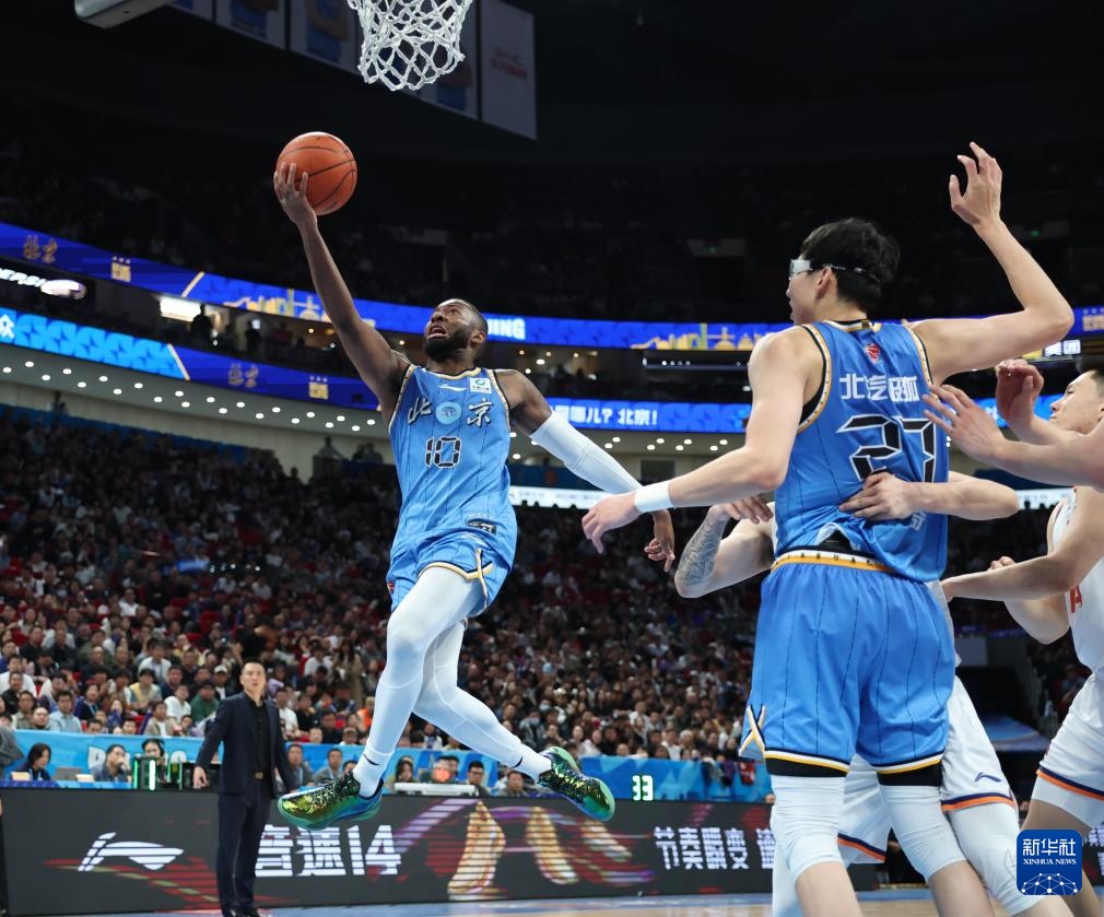 CBA常规赛：上海久事胜北京北汽