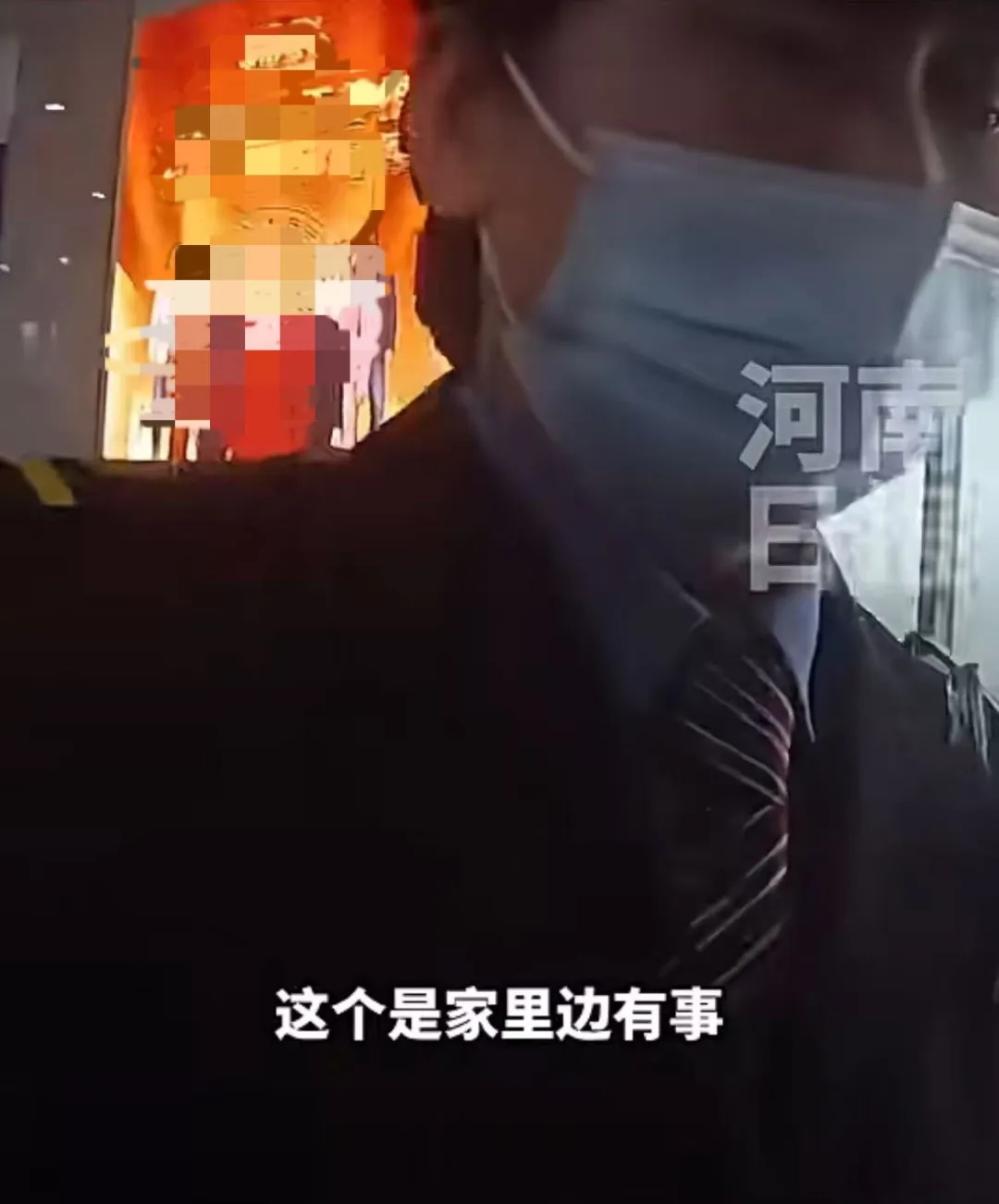 亲人离世，买错票后发现回家车票售罄，女孩高铁站崩溃大哭……