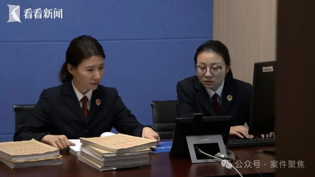 花6000元雇演员扮爹妈!上海女子两个月内结了两次婚,生下的孩子却是第三个男人的…… 花6000元雇演员扮爹妈!上海女子两个月内结了两次婚,生下的孩子却是第三个男人的……