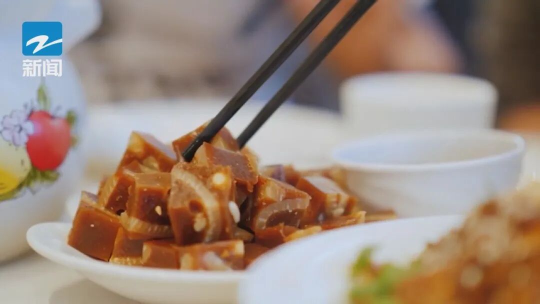 价格大跳水,近2000元降到300元!还能入医保,但医生却提醒这些人慎用 价格大跳水,近2000元降到300元!还能入医保,但医生却提醒这些人慎用