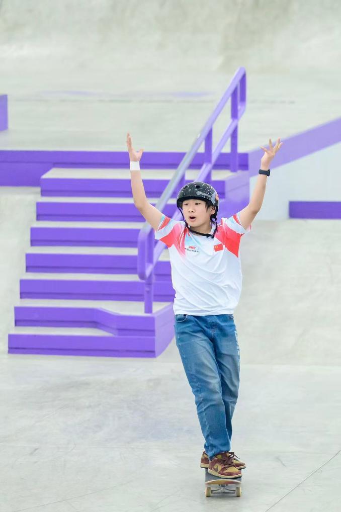 滑板亚锦赛：中国队包揽女子碗池前三名 韩国队收获两金