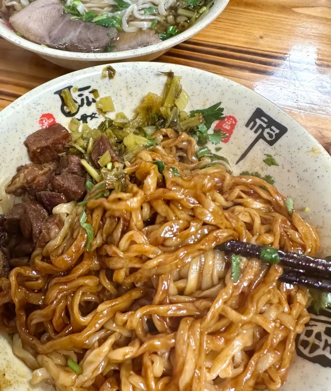 浙江20多岁女子身材苗条且只钟情于面条，经常全身乏力！医生：得了瘦子的一种病