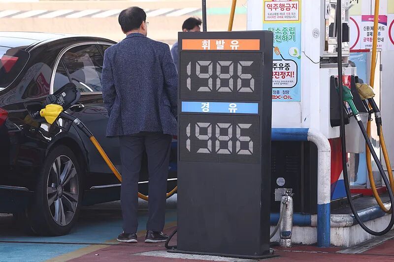 李在明主持召开紧急经济会议，韩国维持“应急模式”