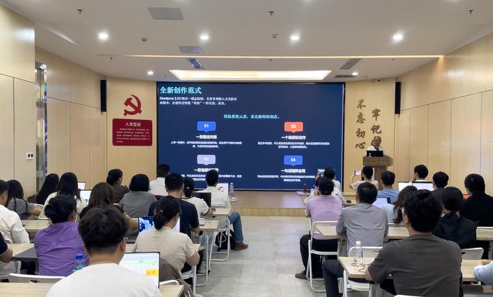 零门槛、免费学，深圳这所AI夜校开在群众家门口