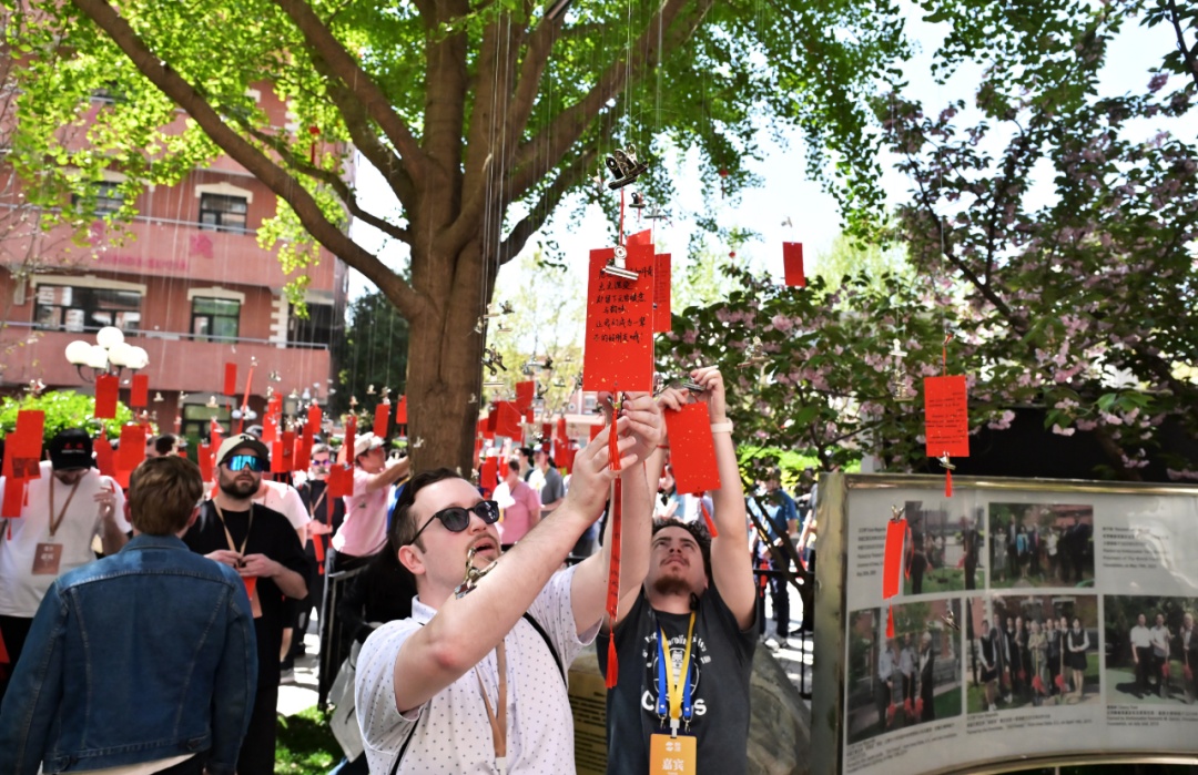 小球转动大球，这次的主角是青春一代
